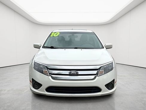 Used 2010 Ford Fusion SE FWD image 2