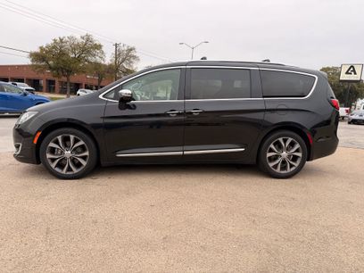 Used 2018 Chrysler Pacifica Limited