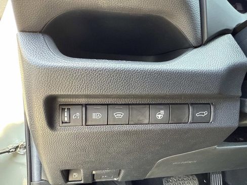 Used 2023 Toyota RAV4 XLE image 31