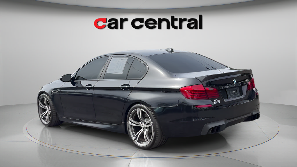 Used 2016 BMW M5 RWD image 3