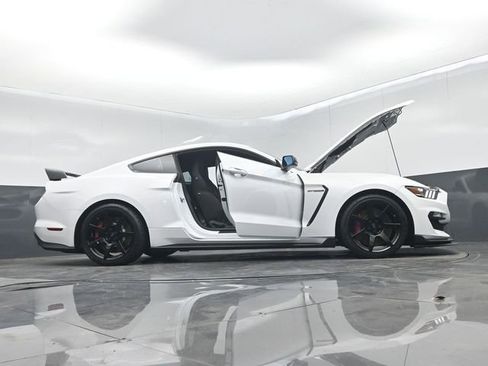 Used 2017 Ford Mustang Shelby GT350R w/ GT350R Equipment Group 920A RWD image 80