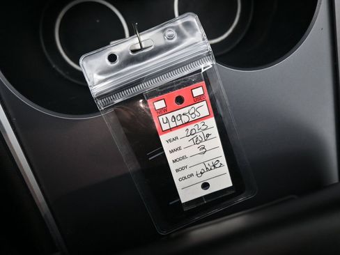 Used 2023 Tesla Model 3 Standard Range image 10