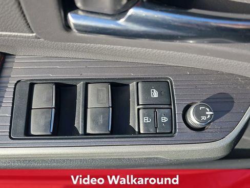 Certified 2022 Toyota Sienna XSE image 33