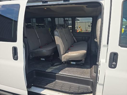 Used 2025 Chevrolet Express 3500 LT w/ LT Preferred Equipment Group RWD image 6