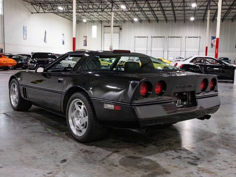Used 1990 Chevrolet Corvette Coupe RWD image 4