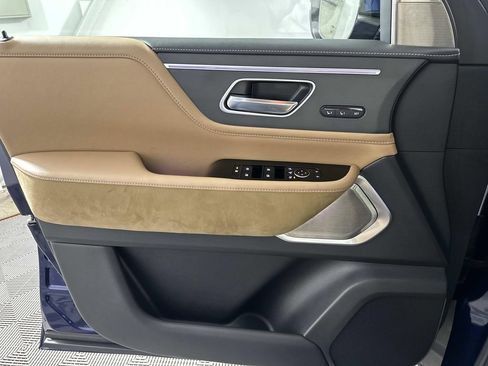 New 2025 INFINITI QX80 Sensory image 13