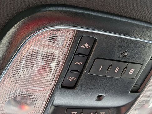 Used 2021 Jeep Grand Cherokee Laredo X AWD/4WD image 21