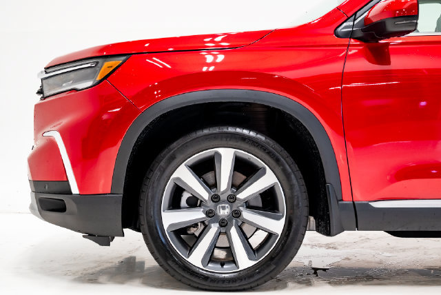 Used 2025 Honda Pilot Touring image 32