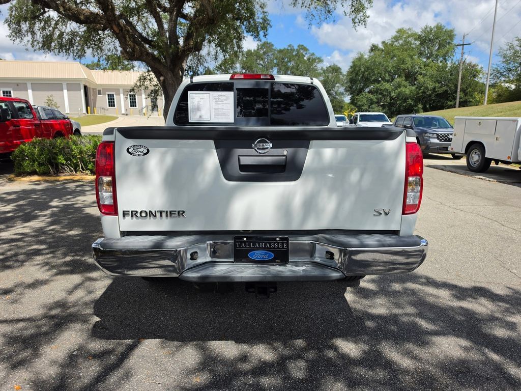 Used 2016 Nissan Frontier SV RWD image 3