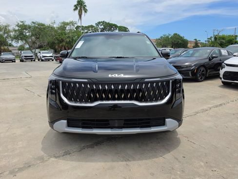 New 2026 Kia Carnival EX FWD image 3
