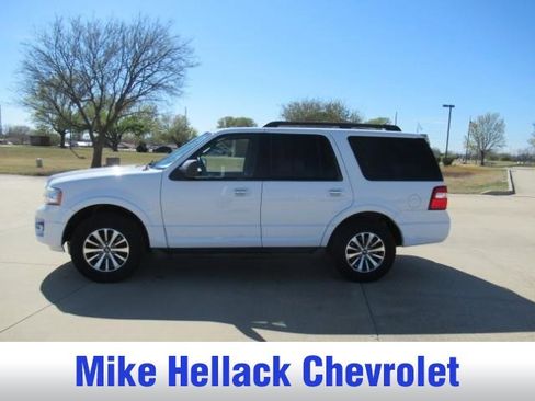 Used 2017 Ford Expedition XLT w/ Equipment Group 201A image 4