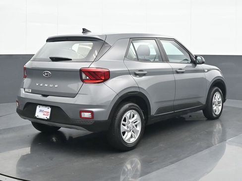 Used 2022 Hyundai Venue SE w/ Cargo Package image 6