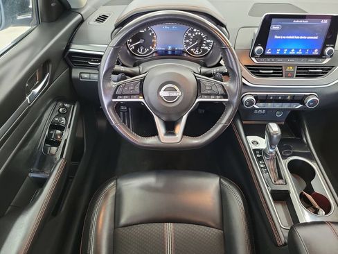 Used 2024 Nissan Altima 2.5 SR FWD image 17