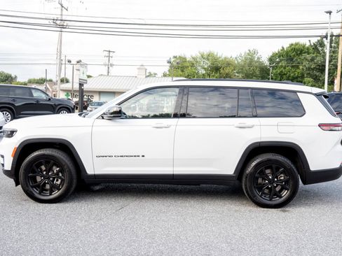 Used 2024 Jeep Grand Cherokee L Laredo image 7