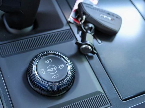 New 2026 GMC Hummer EV SUV image 24