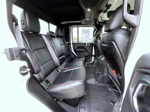 Certified 2025 Jeep Gladiator Rubicon AWD/4WD image 19