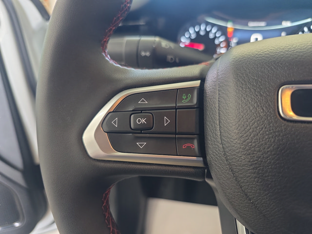 Used 2026 Jeep Compass Trailhawk AWD/4WD image 15