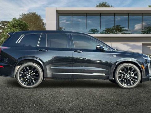 Used 2020 Cadillac XT6 Sport image 2