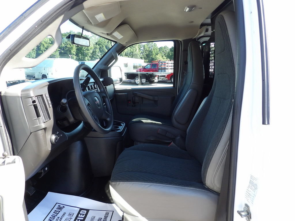 Used 2025 GMC Savana 2500 w/ Driver Convenience Package RWD image 17