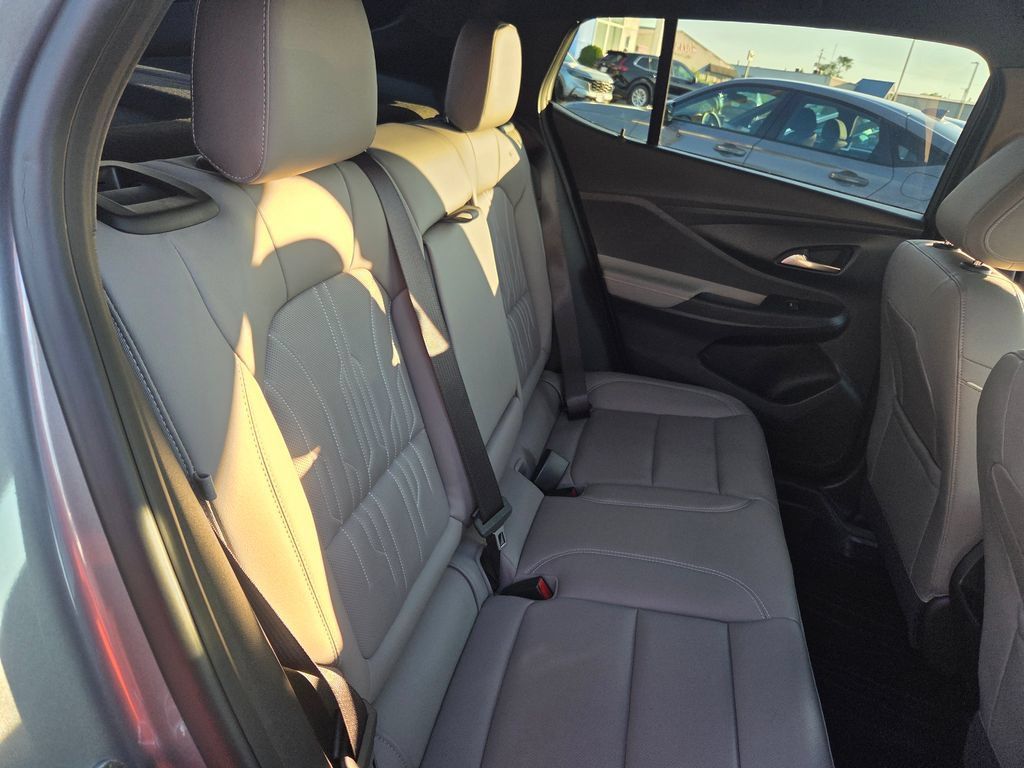 Used 2026 Buick Envista Avenir FWD image 32