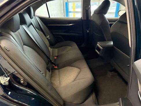 Used 2020 Toyota Camry LE image 20