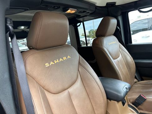 Used 2015 Jeep Wrangler Unlimited Sahara AWD/4WD image 12