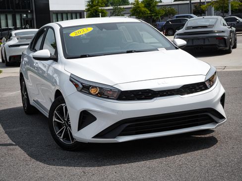 Used 2023 Kia Forte LXS FWD image 2