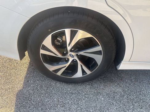 Used 2025 Subaru Legacy Premium AWD/4WD image 9