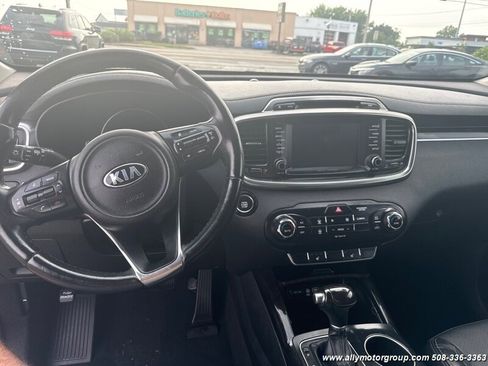 Used 2018 Kia Sorento EX image 15