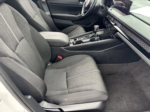 Used 2025 Honda Accord Sport image 12
