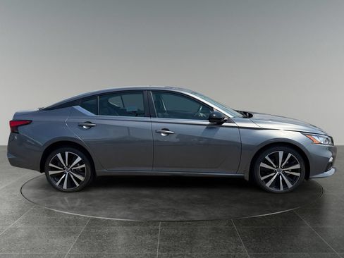 Used 2021 Nissan Altima 2.5 SR w/ SR Premium Package AWD/4WD image 10