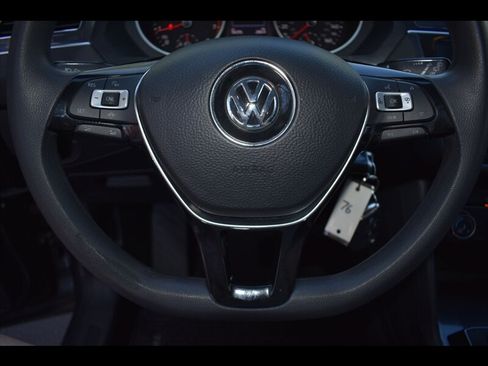 Used 2021 Volkswagen Tiguan S FWD image 13