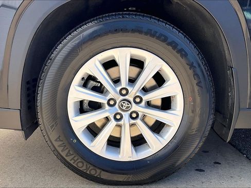 Used 2024 Toyota Grand Highlander AWD image 11