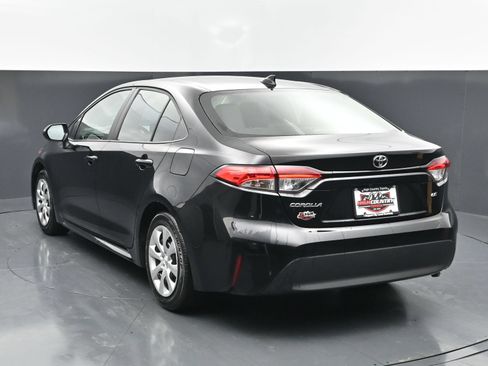Used 2026 Toyota Corolla LE FWD image 4