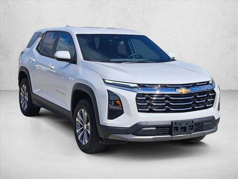 Used 2026 Chevrolet Equinox LT AWD/4WD image 3