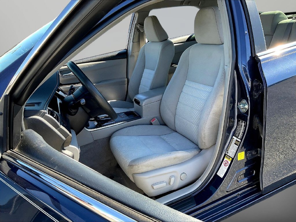 Used 2017 Toyota Camry LE FWD image 22