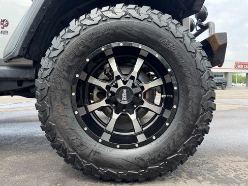Used 2020 Jeep Wrangler Unlimited Rubicon AWD/4WD image 13