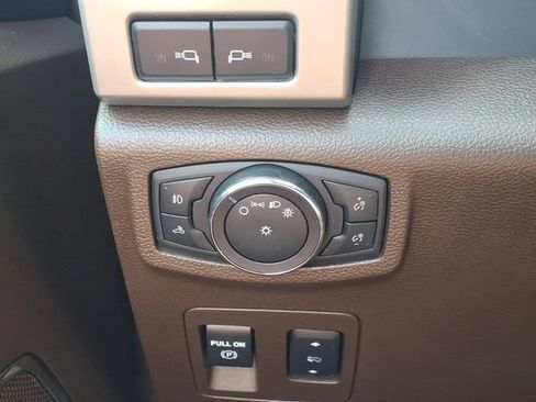 Used 2019 Ford F150 King Ranch w/ Equipment Group 601A Luxury AWD/4WD image 23