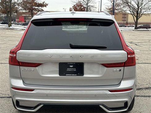 Used 2024 Volvo XC60 B5 Core image 4