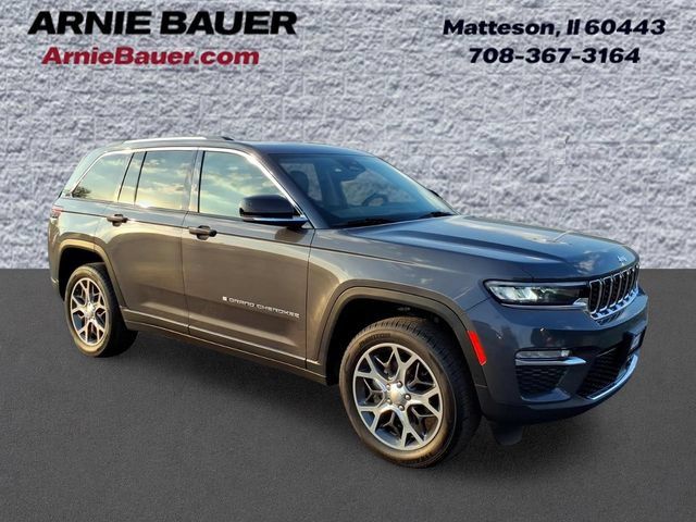 Used 2022 Jeep Grand Cherokee Limited AWD/4WD image 1