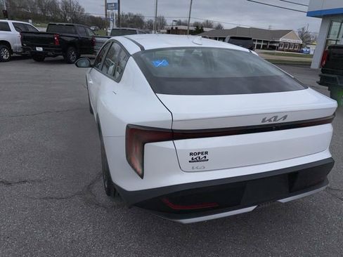 Used 2025 Kia K4 EX image 11