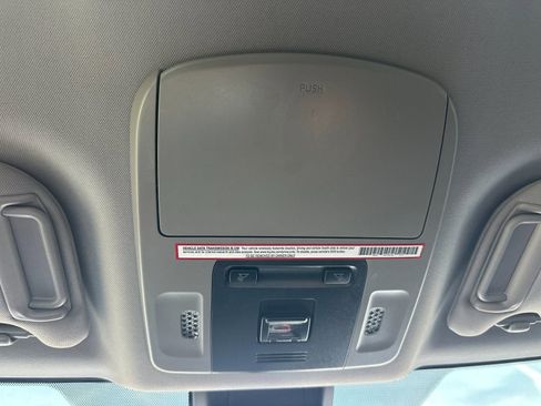 Used 2020 Toyota Camry SE image 25