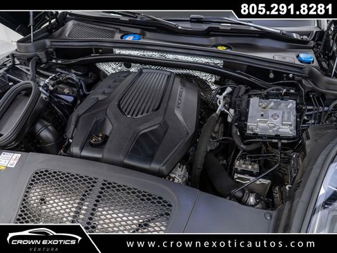 Used 2023 Porsche Macan Turbo image 42