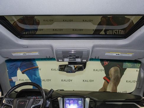 Used 2019 GMC Yukon SLT image 13