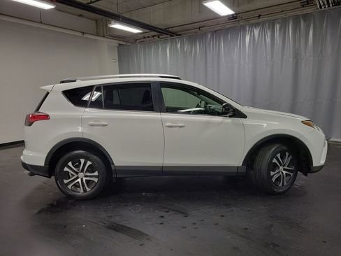 Used 2016 Toyota RAV4 LE image 9