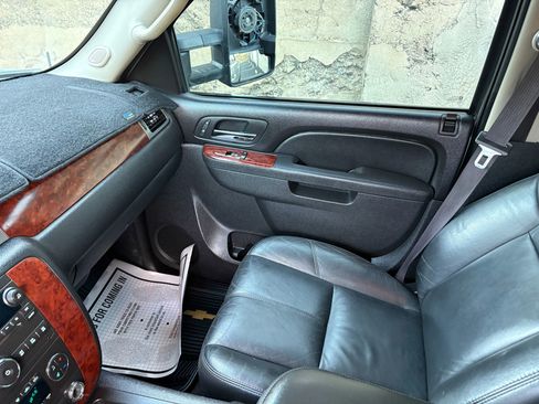 Used 2010 Chevrolet Silverado 1500 LTZ w/ Max Trailering Pack AWD/4WD image 17
