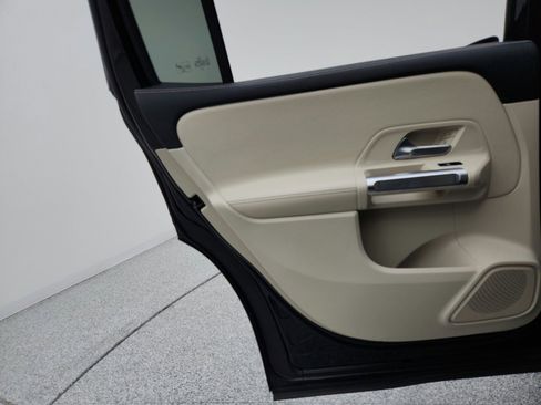 Certified 2021 Mercedes-Benz GLB 250 image 19