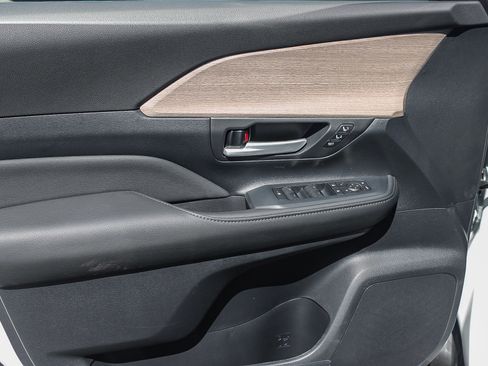 New 2026 Toyota Grand Highlander Limited image 23