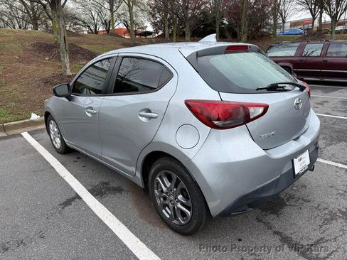 Used 2020 Toyota Yaris LE image 7