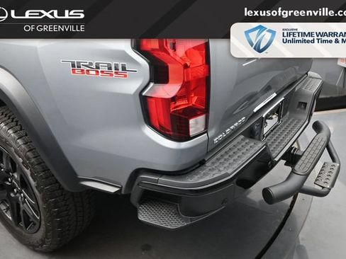 Used 2025 Chevrolet Colorado Trail Boss AWD/4WD image 27